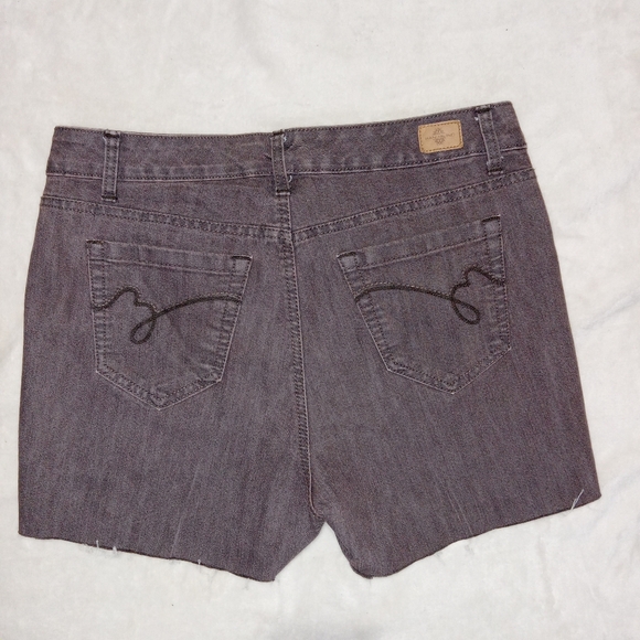 Bandolino Mandie Brown Midrise Denim Shorts size 10 - Picture 10 of 11